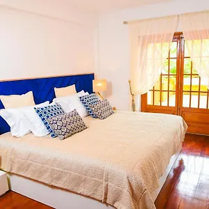 Charming In Village Appartement